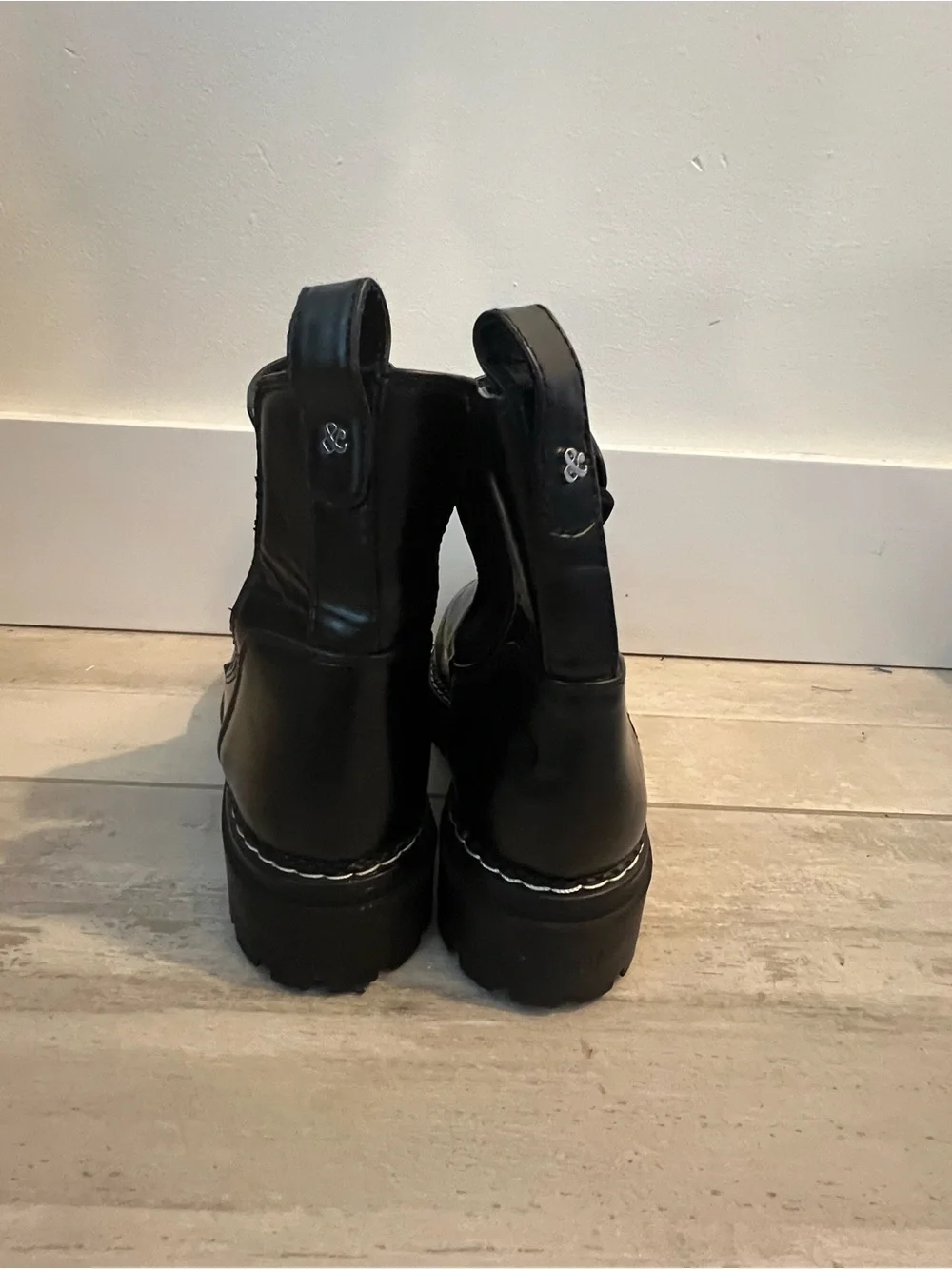 Sam & Libby Black Chelsea Boots Women’s 7.5 Chunky Lug Sole Ankle Boots